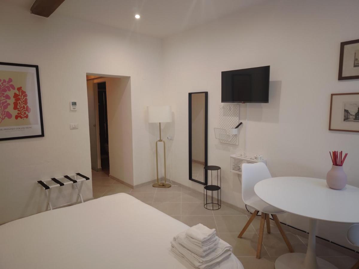 Guazzo Apartment - Self Check-In بارما المظهر الخارجي الصورة